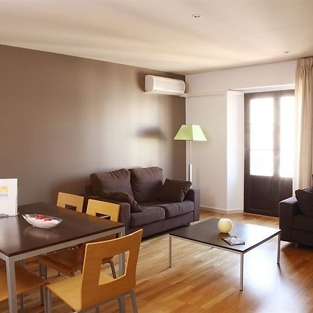 Mh Apartments Ramblas Barcelona Habitación foto